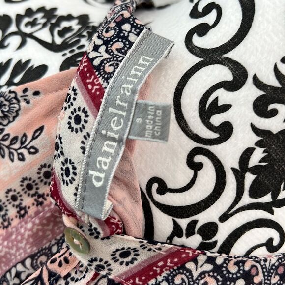 danielrainn Lightweight Floral tank blouse sleeveless size Small - Picture 5 of 5